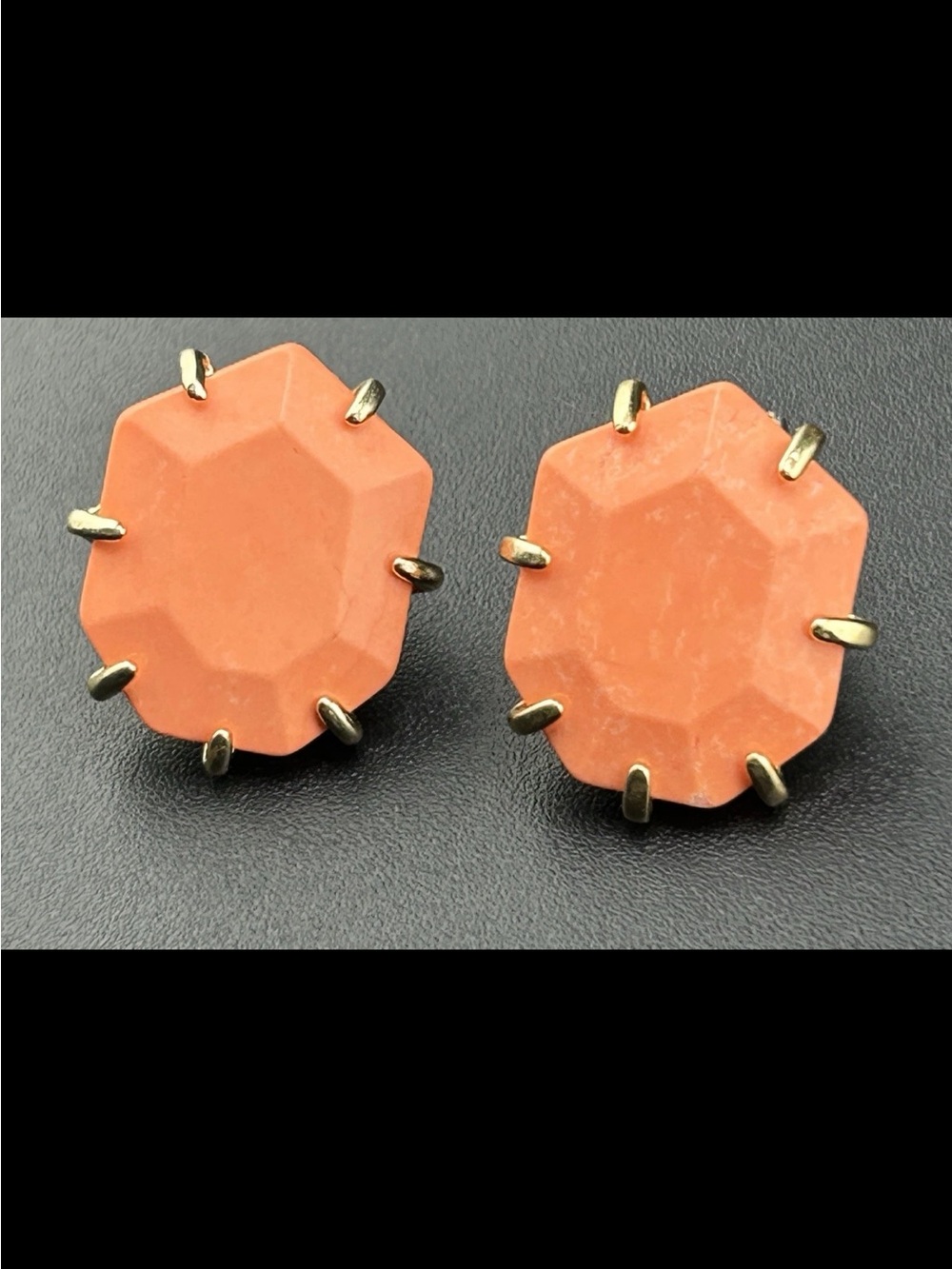 Kendra Scott Morgan Large Coral Color Heptagon Goldtone Prong Stud Earrings